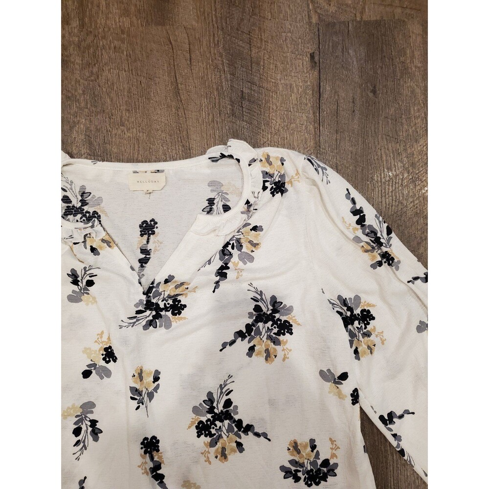 XL Floral Blouse - Picture 3 of 4